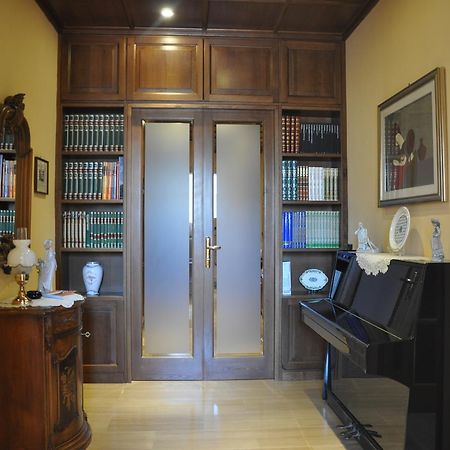 Villa Del Poeta 苏尔莫纳 外观 照片