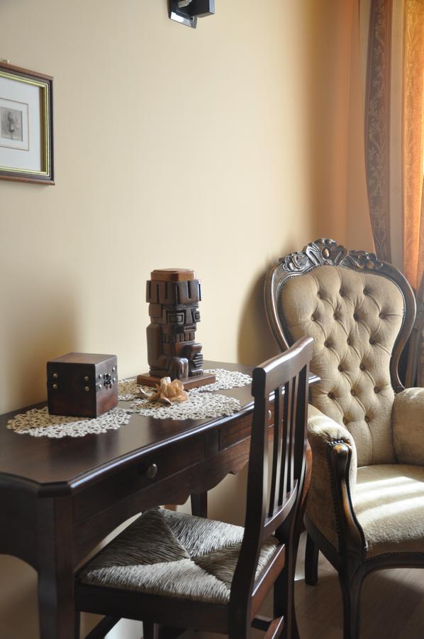 Villa Del Poeta 苏尔莫纳 外观 照片