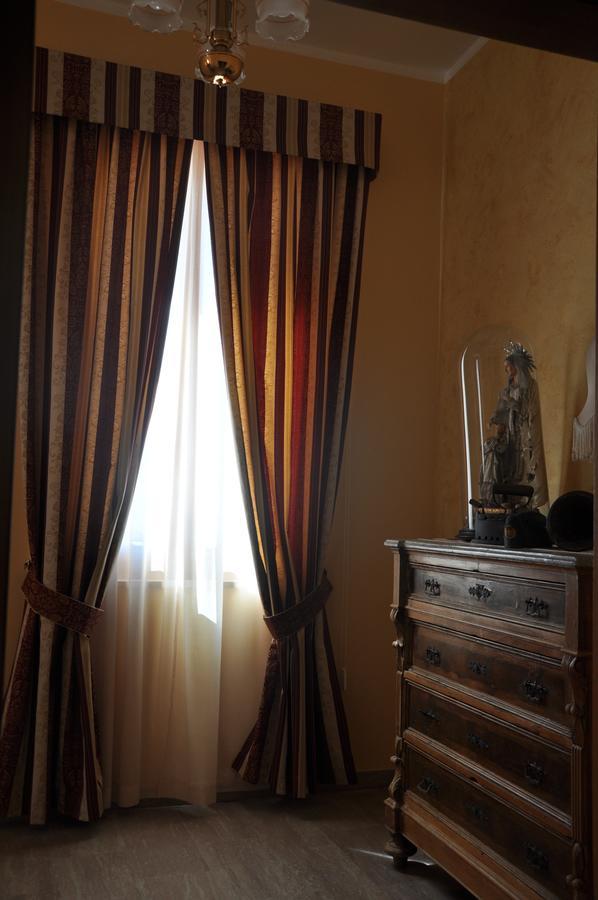Villa Del Poeta 苏尔莫纳 外观 照片