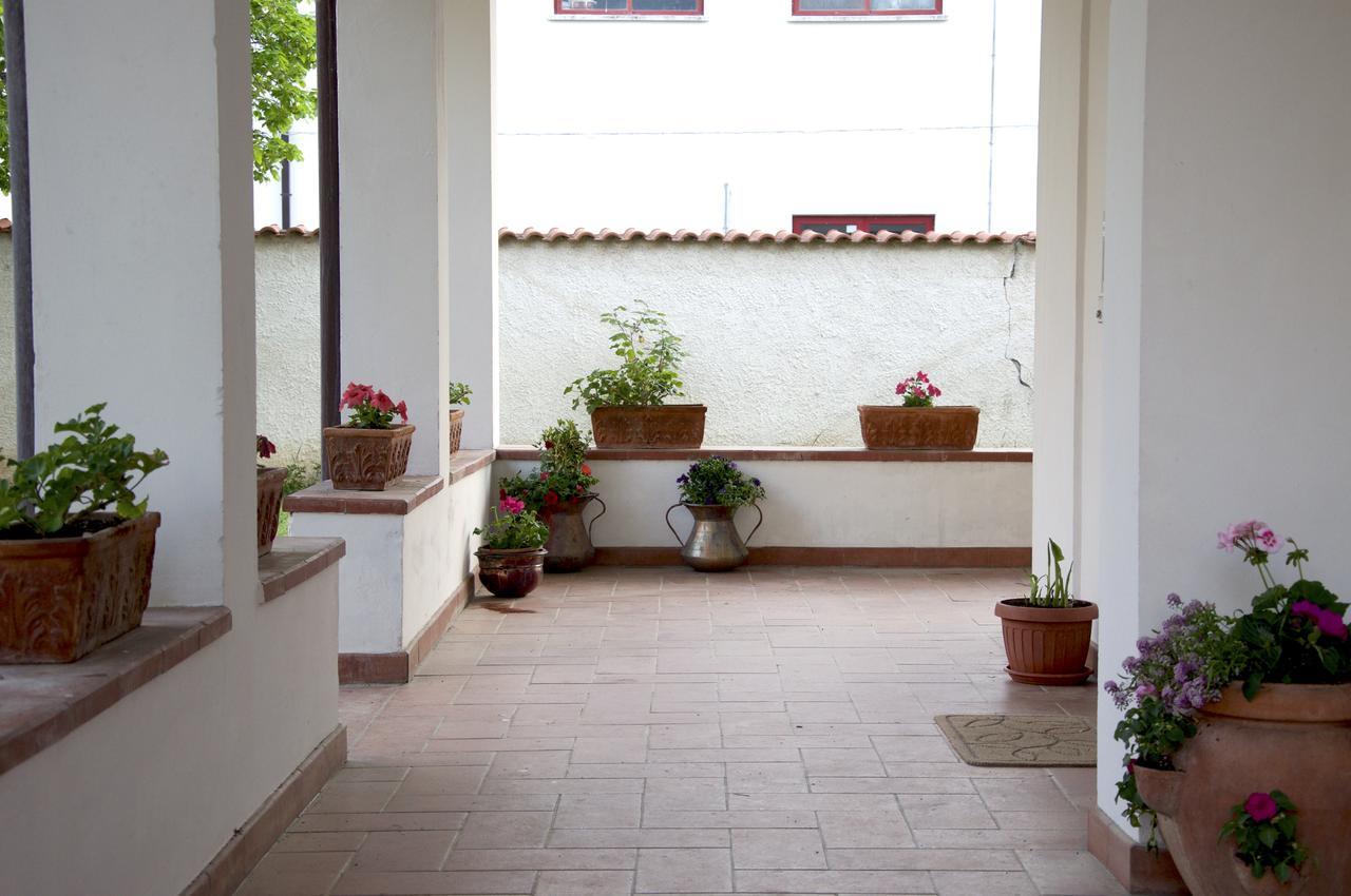 Villa Del Poeta 苏尔莫纳 外观 照片