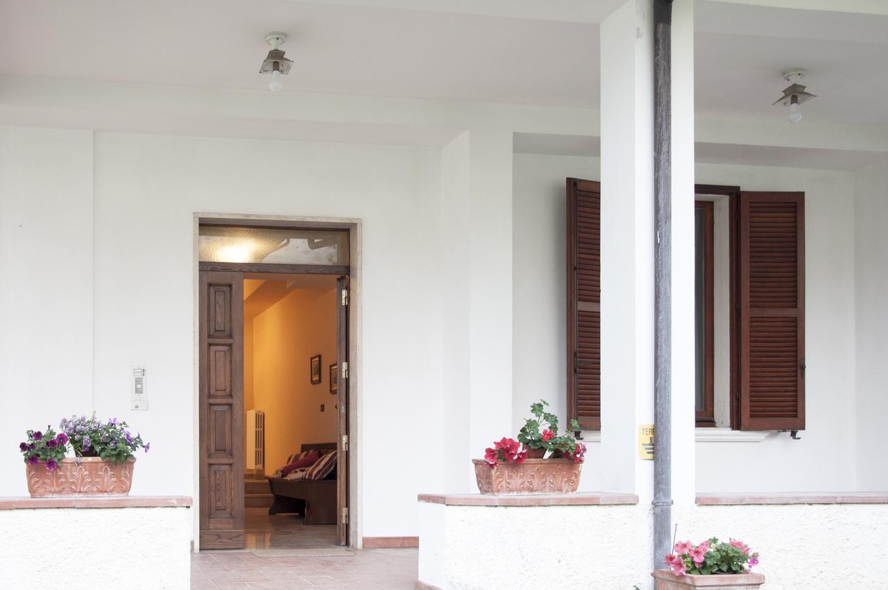Villa Del Poeta 苏尔莫纳 外观 照片
