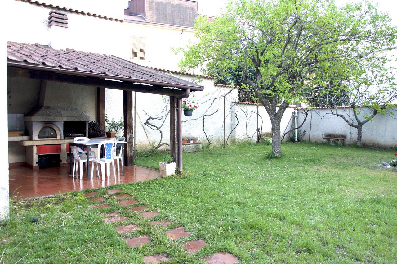 Villa Del Poeta 苏尔莫纳 外观 照片