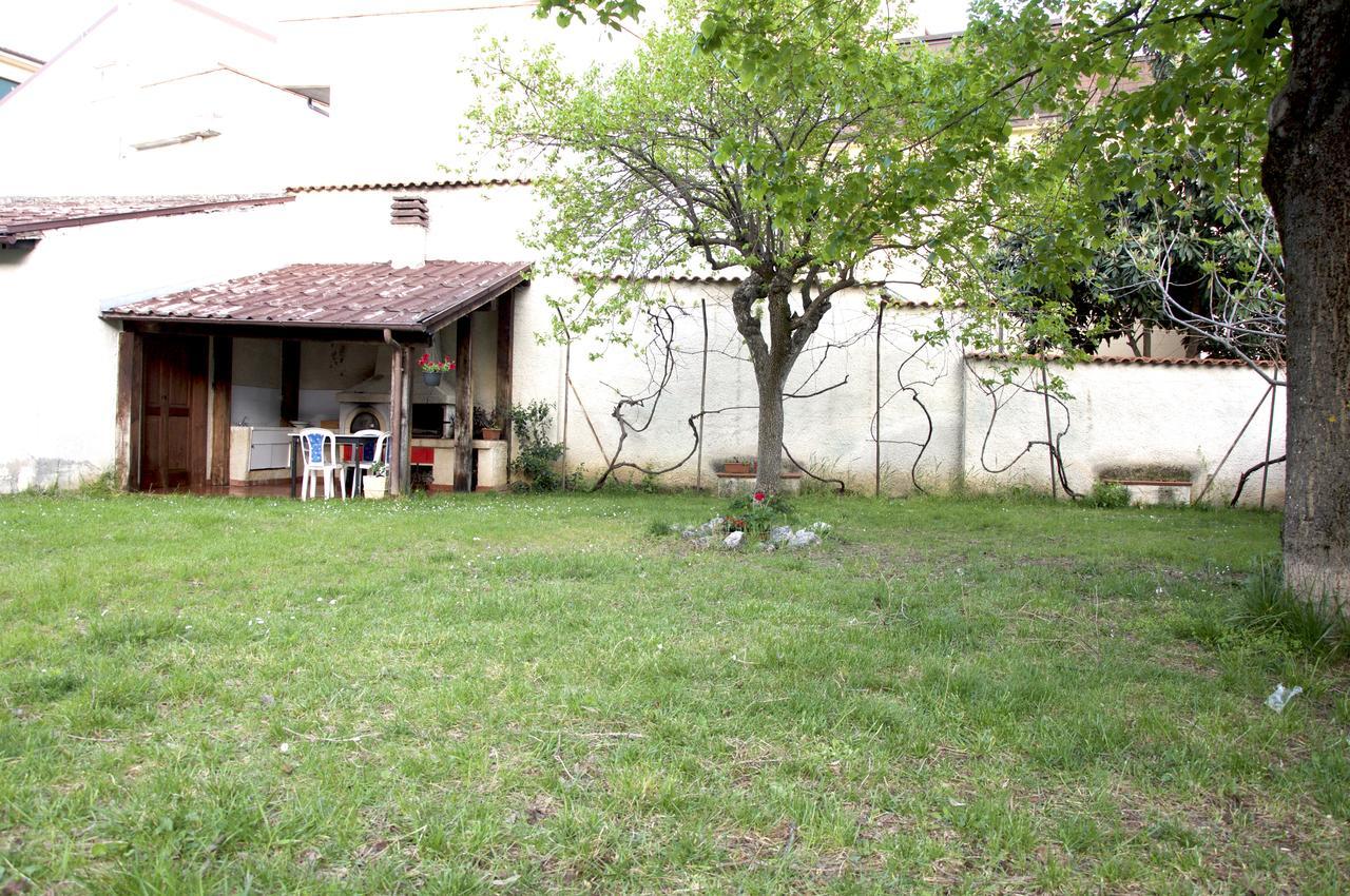 Villa Del Poeta 苏尔莫纳 外观 照片